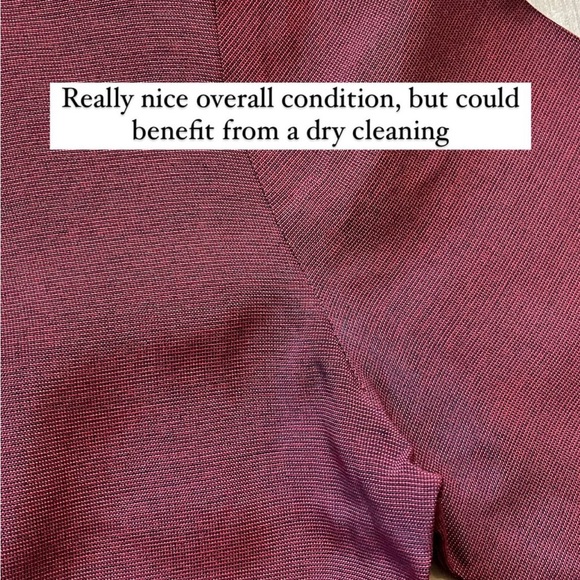 Rare Vintage 1940s maroon red suit, set skirt and jacket with black appliqués - Picture 4 of 10